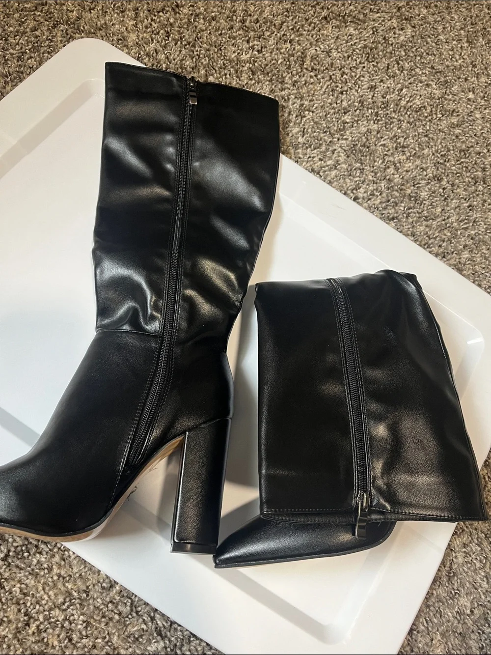Women's Black Knee-High Pointed Toe Block Heel Boots
